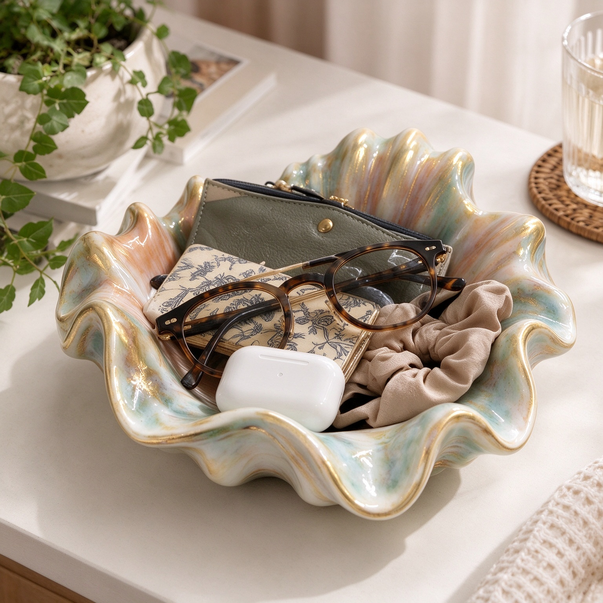 Gradient Scallop Ceramic Trinket Bowl with Gold Trim